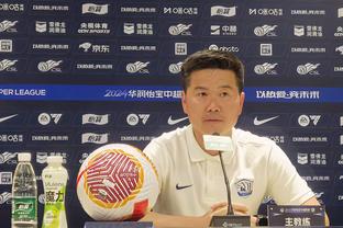 FIFA宣布梅西获奖瞬间？哈兰德父亲表情是……